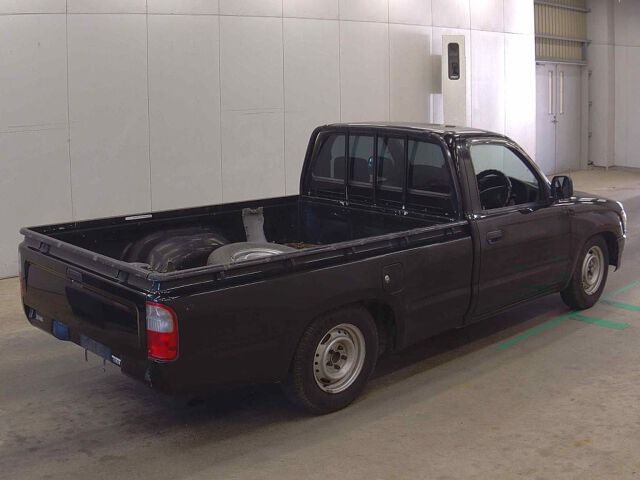 1999 Toyota Hilux DX auction photo 5