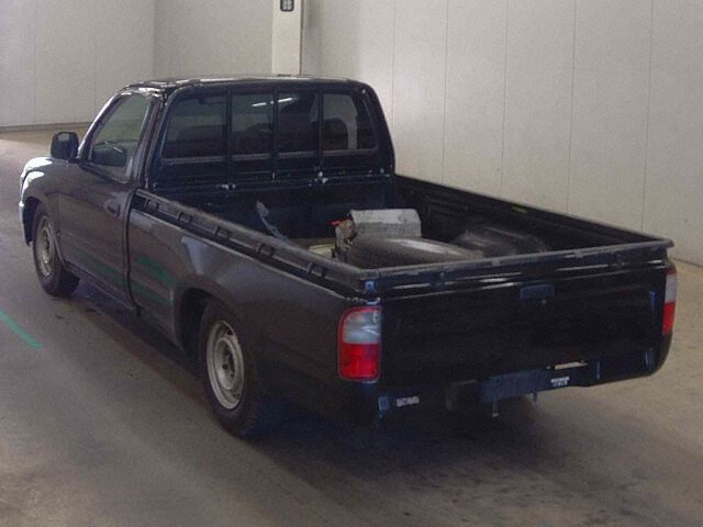 1999 Toyota Hilux DX auction photo 2