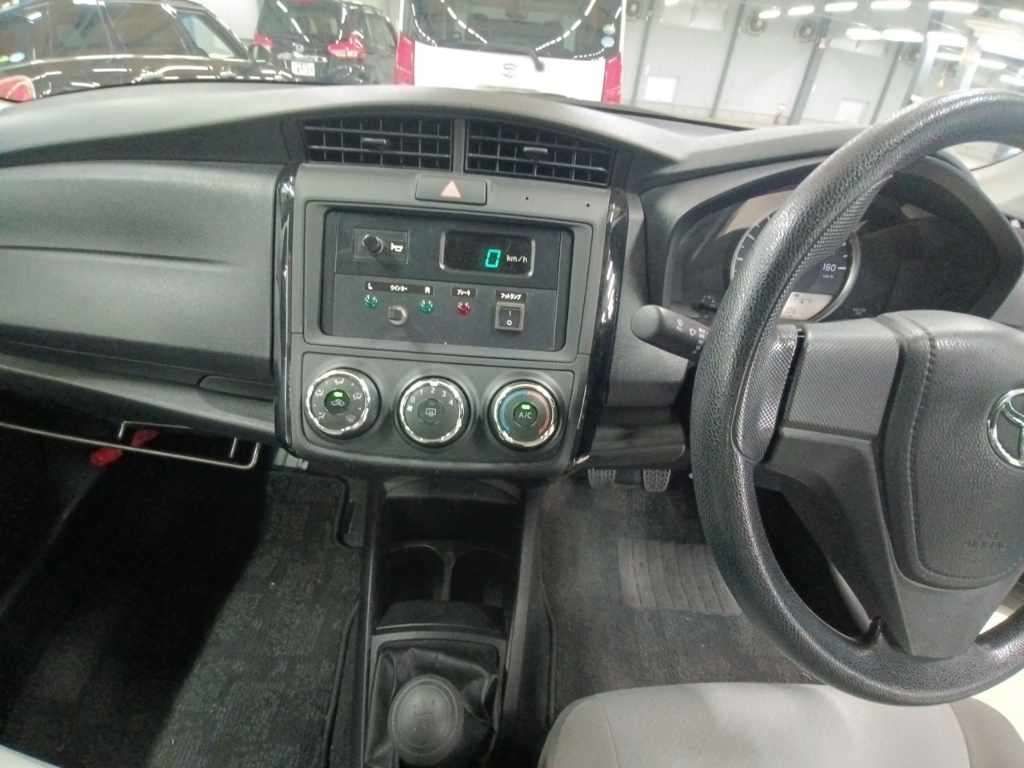 2026 Toyota Corolla Axio 1.5 X Business Package auction photo 11