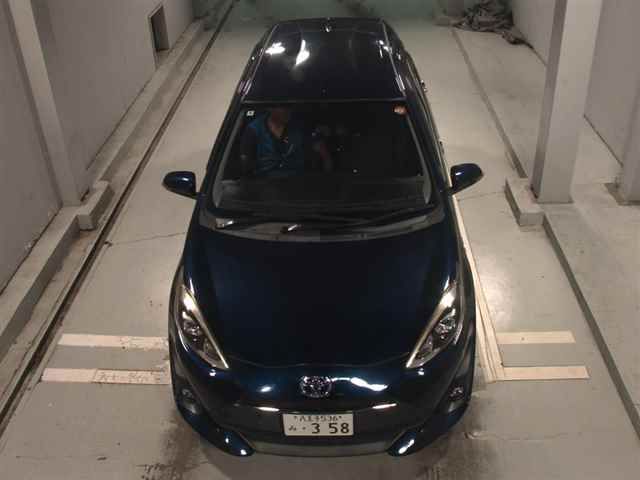 2018 Toyota Aqua Sスタイルブラック auction photo 6