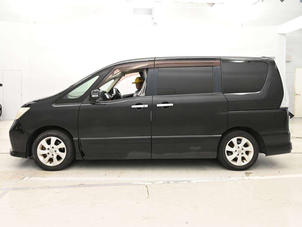 2011 Nissan Serena ハイウェイスター auction photo 4