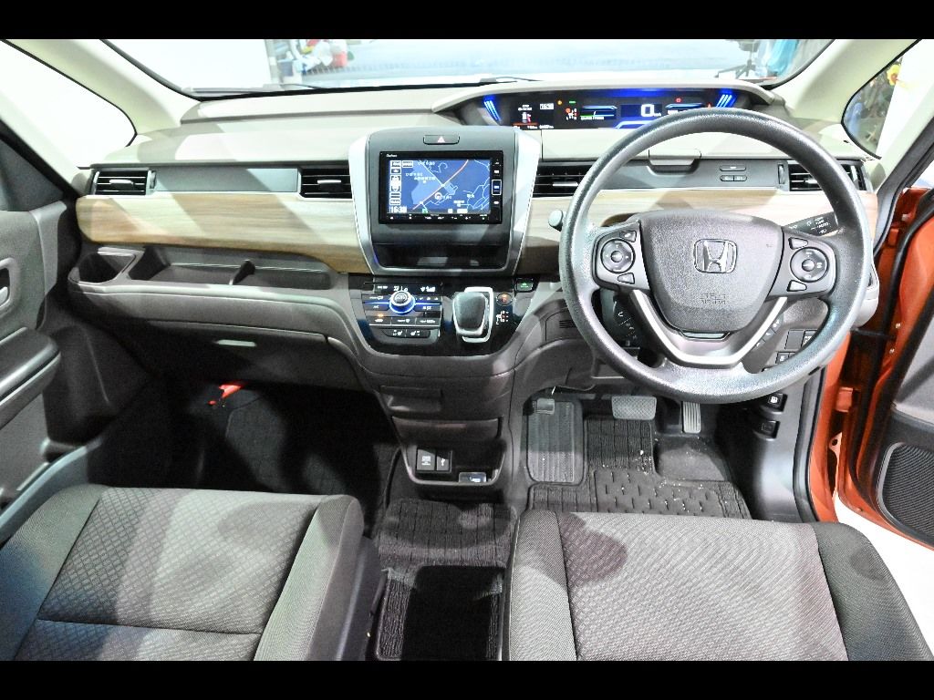 2021 Honda フリード+ ハイブリッドGホンダセンシング auction photo 3