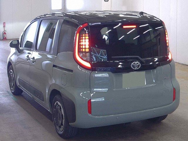2026 Toyota Sienta ハイブリッドZ auction photo 2