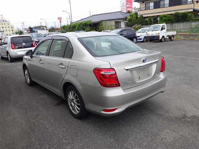 2015 Toyota Corolla Axio ハイブリッドG auction photo 2