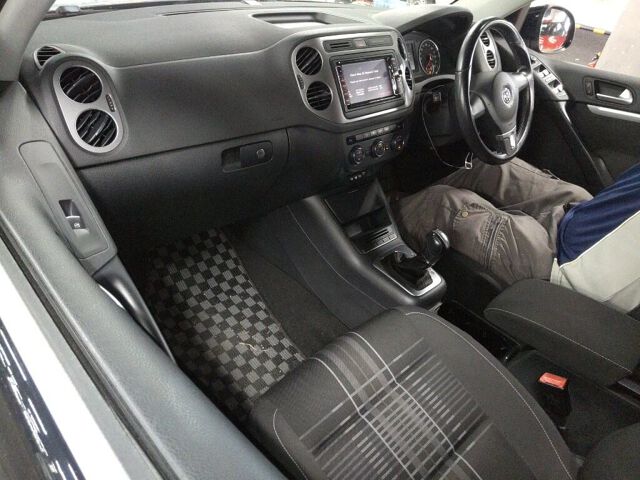 2016 Volkswagen ティグアン ラウンジエディション auction photo 3