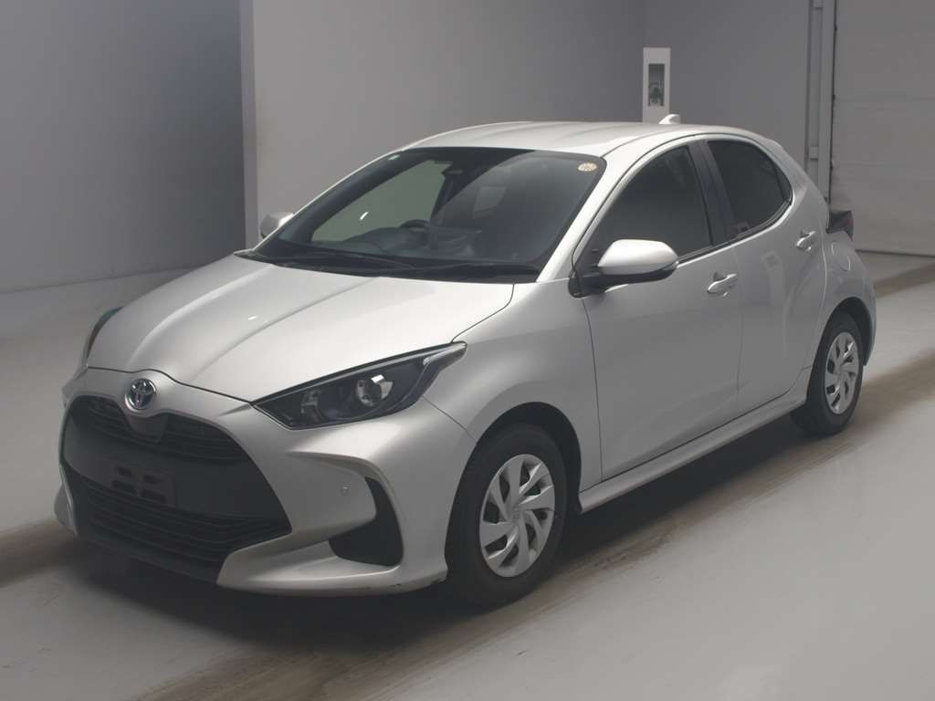 2022 Toyota Yaris Hybrid X Japan auction vehicle