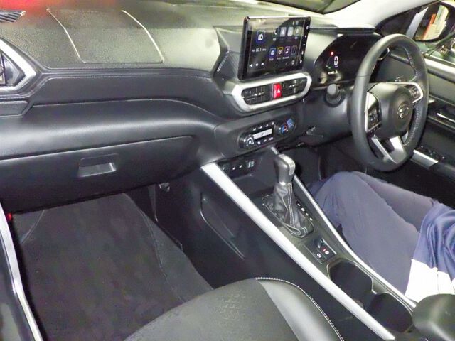 2025 Daihatsu Rocky Premium G HEV auction photo 3
