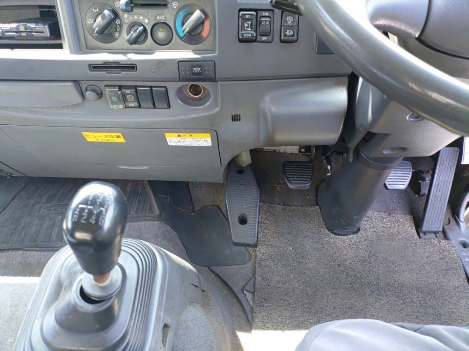 2008 Isuzu Forward auction photo 12