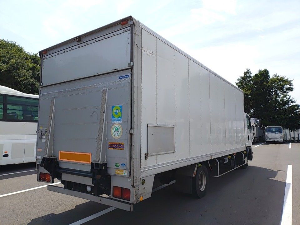 2008 Isuzu Forward auction photo 2