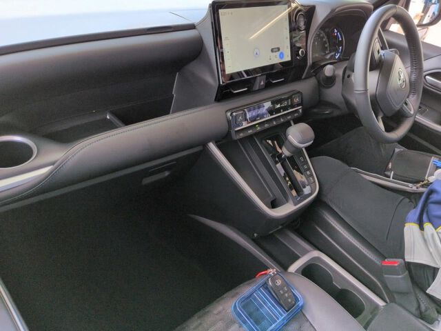 2025 Toyota Voxy ハイブリッドS-Z auction photo 3