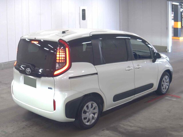 2024 Toyota Sienta Hybrid Z auction photo 5