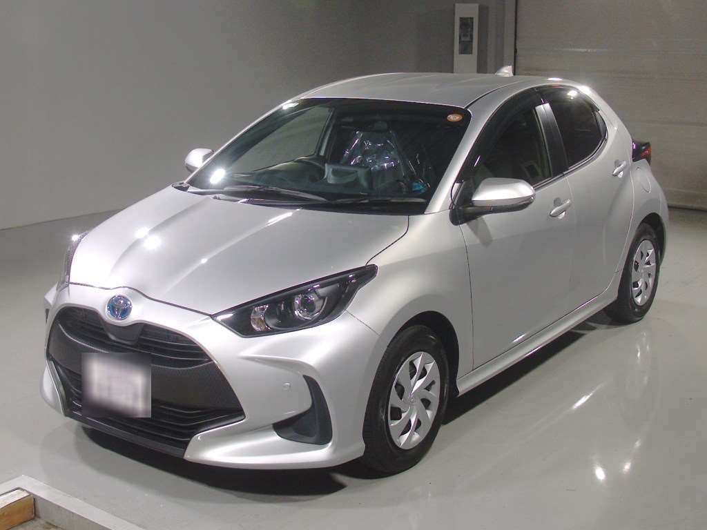 Japan Auction Vehicles 4 2021 Toyota Yaris Hybrid X auction photo