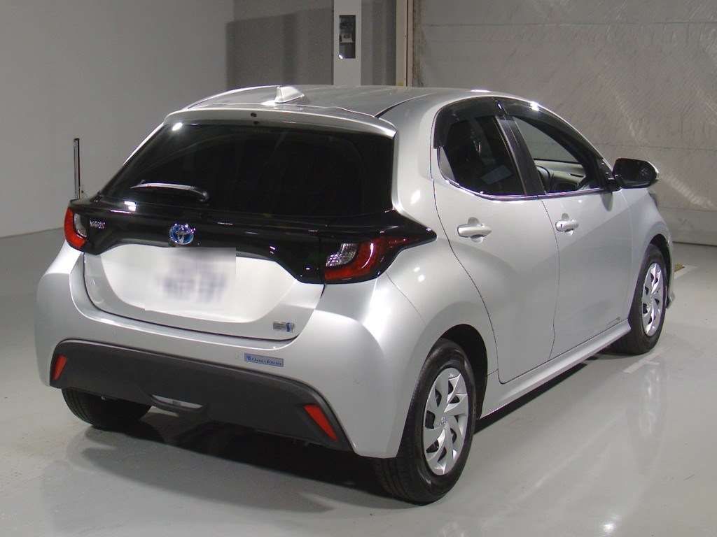 2021 Toyota Yaris Hybrid X auction photo 2