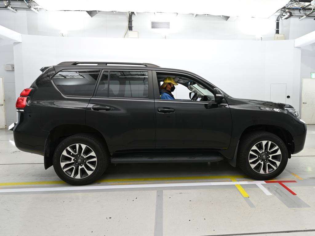 2022 Toyota Land Cruiser Prado TX Lパッケージ 4WD auction photo 3