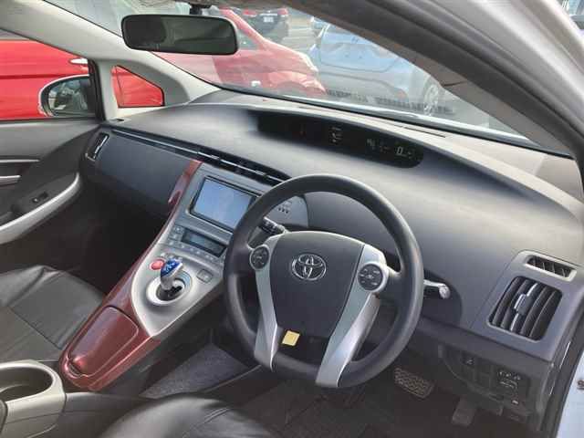 2014 Toyota Prius S auction photo 3
