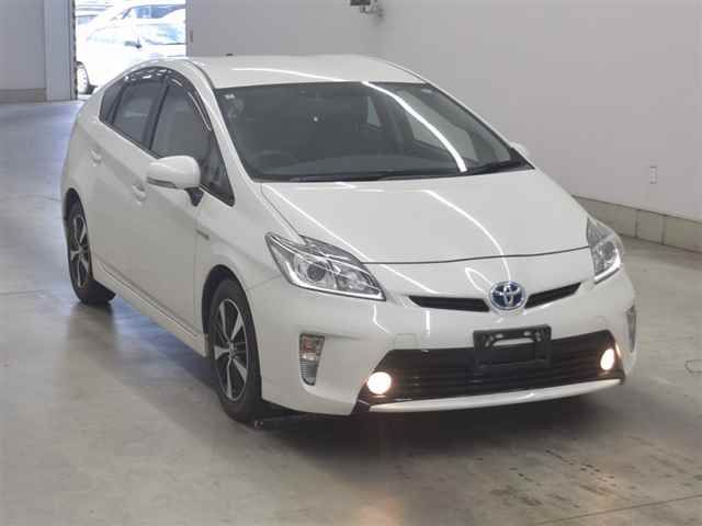 2014 Toyota Prius S Japan auction vehicle