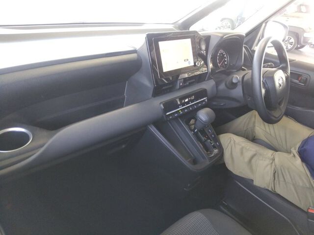 2025 Toyota Noah X auction photo 3