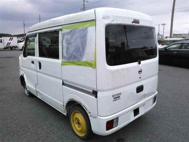 2022 Nissan NV100 Clipper 4WD DX auction photo 2