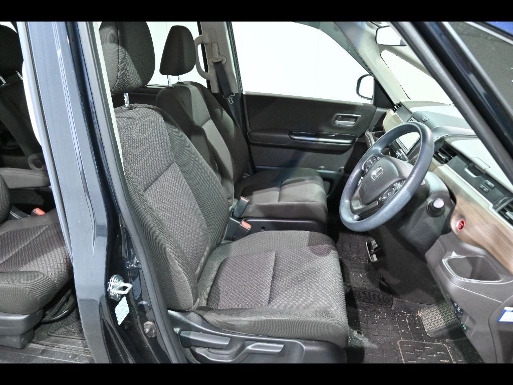 2021 Honda Freed ハイブリッドGホンダセンシング 6人 auction photo 6