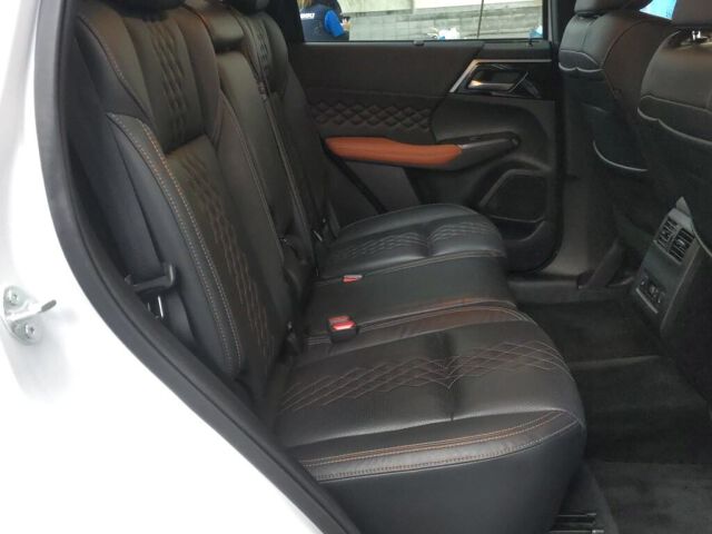 2022 Mitsubishi Outlander PHEV P 4WD auction photo 6