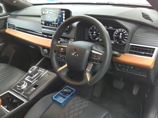 2022 Mitsubishi Outlander PHEV P 4WD auction photo 3