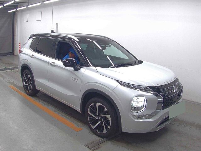 2022 Mitsubishi Outlander PHEV P 4WD Japan auction vehicle