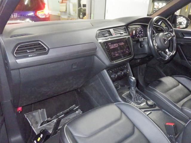 2018 Volkswagen VW Tiguan R-Line TDI 4M Black Style auction photo 2