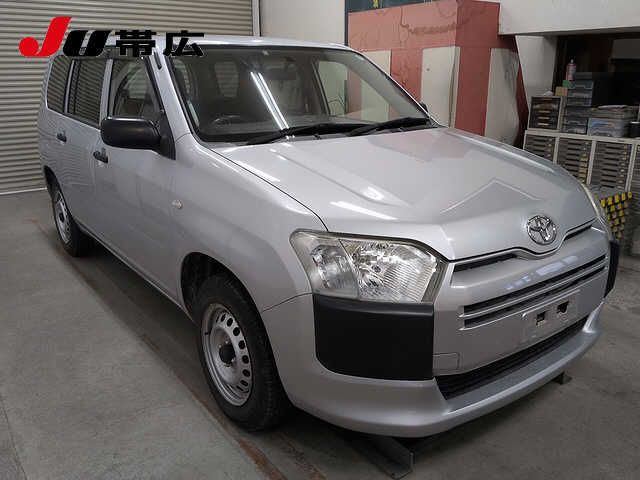 2017 Toyota Succeed UL auction photo 4