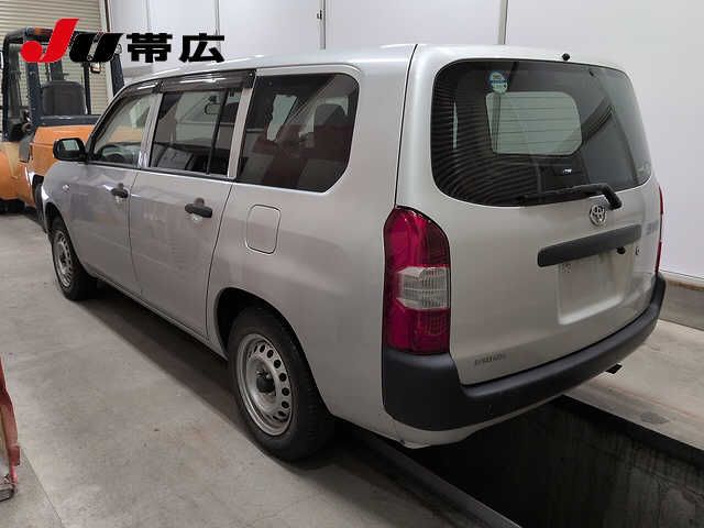 2017 Toyota Succeed UL auction photo 5