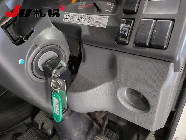 2011 Isuzu Elf 2Tトラック auction photo 4