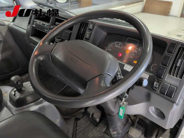 2011 Isuzu Elf 2Tトラック auction photo 3