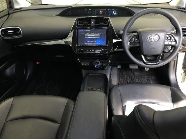 2019 Toyota Prius Sツーリングセレクション auction photo 4