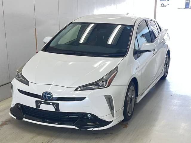 2019 Toyota Prius Sツーリングセレクション Japan auction vehicle