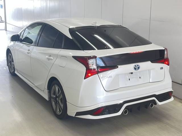 2019 Toyota Prius Sツーリングセレクション auction photo 3