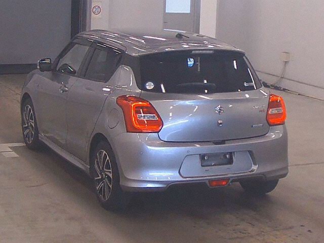2022 Suzuki Swift ハイブリッドRS auction photo 2