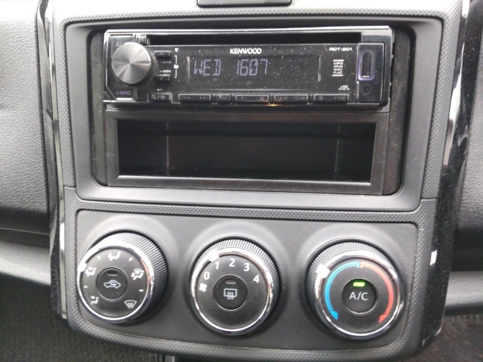 2018 Toyota カローラ アクシオ auction photo 11