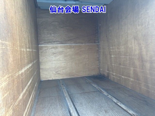 2010 Isuzu Elf アルミバン auction photo 9