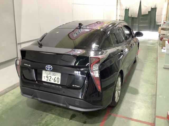 2016 Toyota Prius 4WD Aツーリングセレクション auction photo 2
