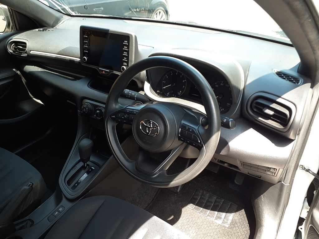 2022 Toyota Yaris X auction photo 9
