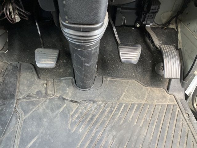 2018 Mitsubishi Fuso Canter Flat crane, 4-tier auction photo 4