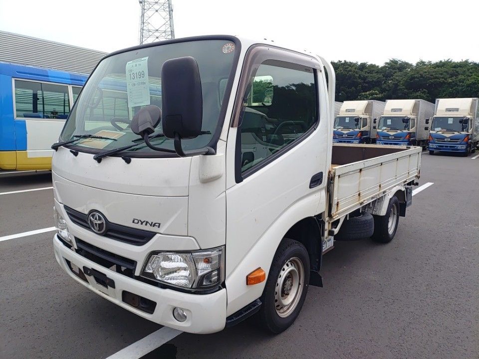 Japan Auction Vehicles 32 2019 Toyota Dyna auction photo