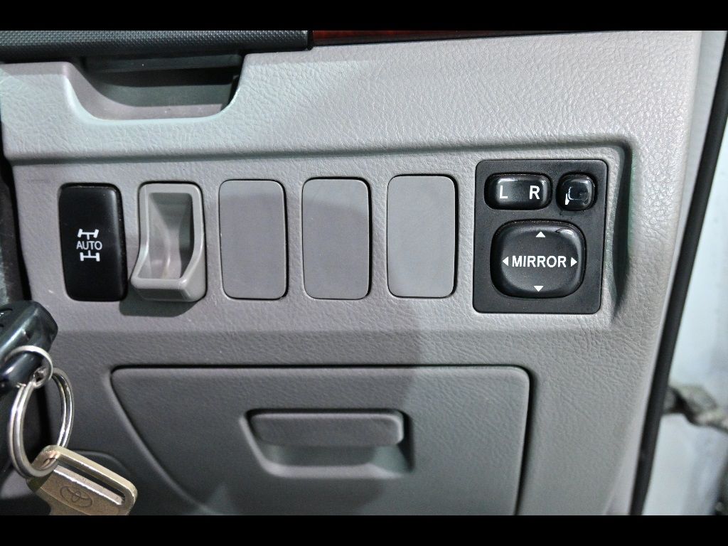 2006 Toyota Noah 4WD Xスペシャルエディション auction photo 12