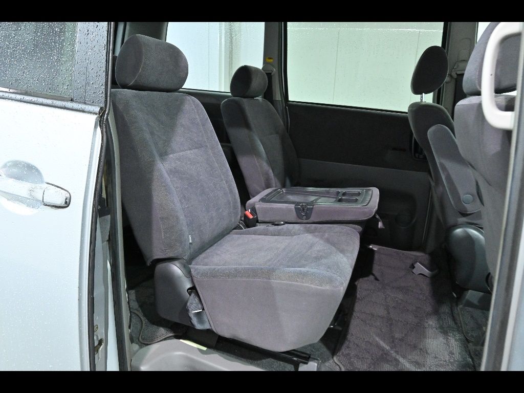 2006 Toyota Noah 4WD Xスペシャルエディション auction photo 7