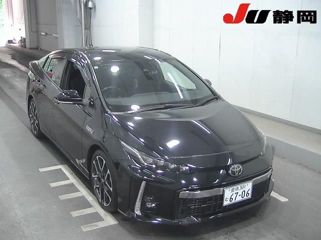 Japan Auction Vehicles 5 2018 Toyota Prius PHEV S GRスポーツ auction photo