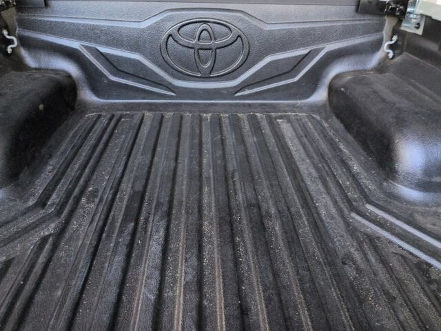 2022 Toyota Hilux Z 4WD auction photo 6