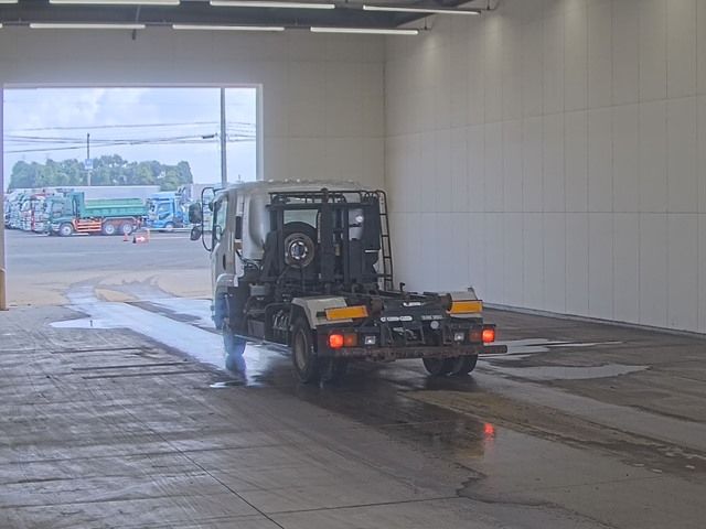2011 Isuzu Forward コンテナセンヨウ auction photo 2