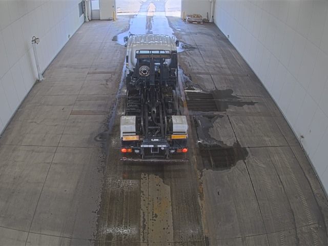 2011 Isuzu Forward コンテナセンヨウ auction photo 3
