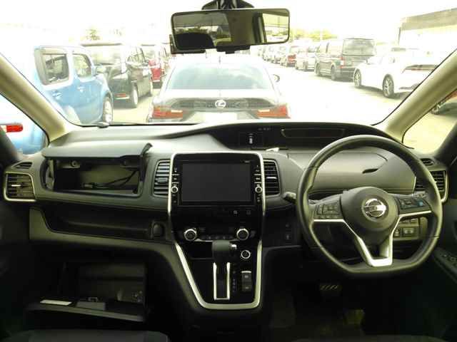 2017 Nissan Serena ハイウェイスターVセレクション auction photo 8