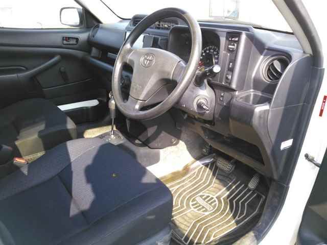 2019 Toyota Probox 4WD DX Comfort auction photo 3