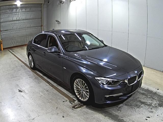 2013 BMW 3 Series 320d BluePerformance Luxury Japan auction vehicle